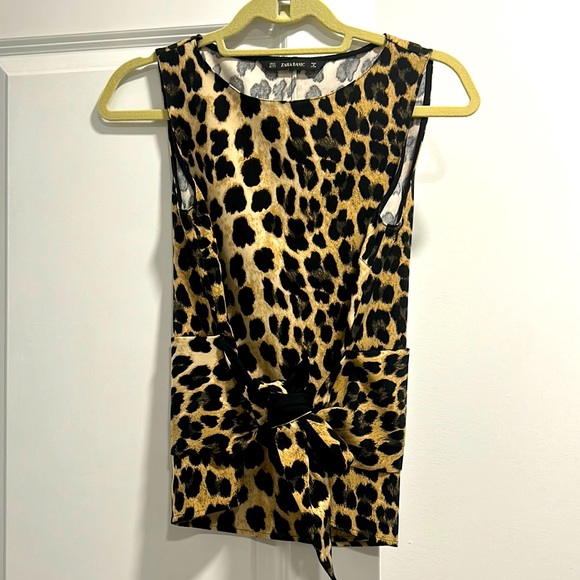 Zara Tops - Zara Leopard sleeveless top